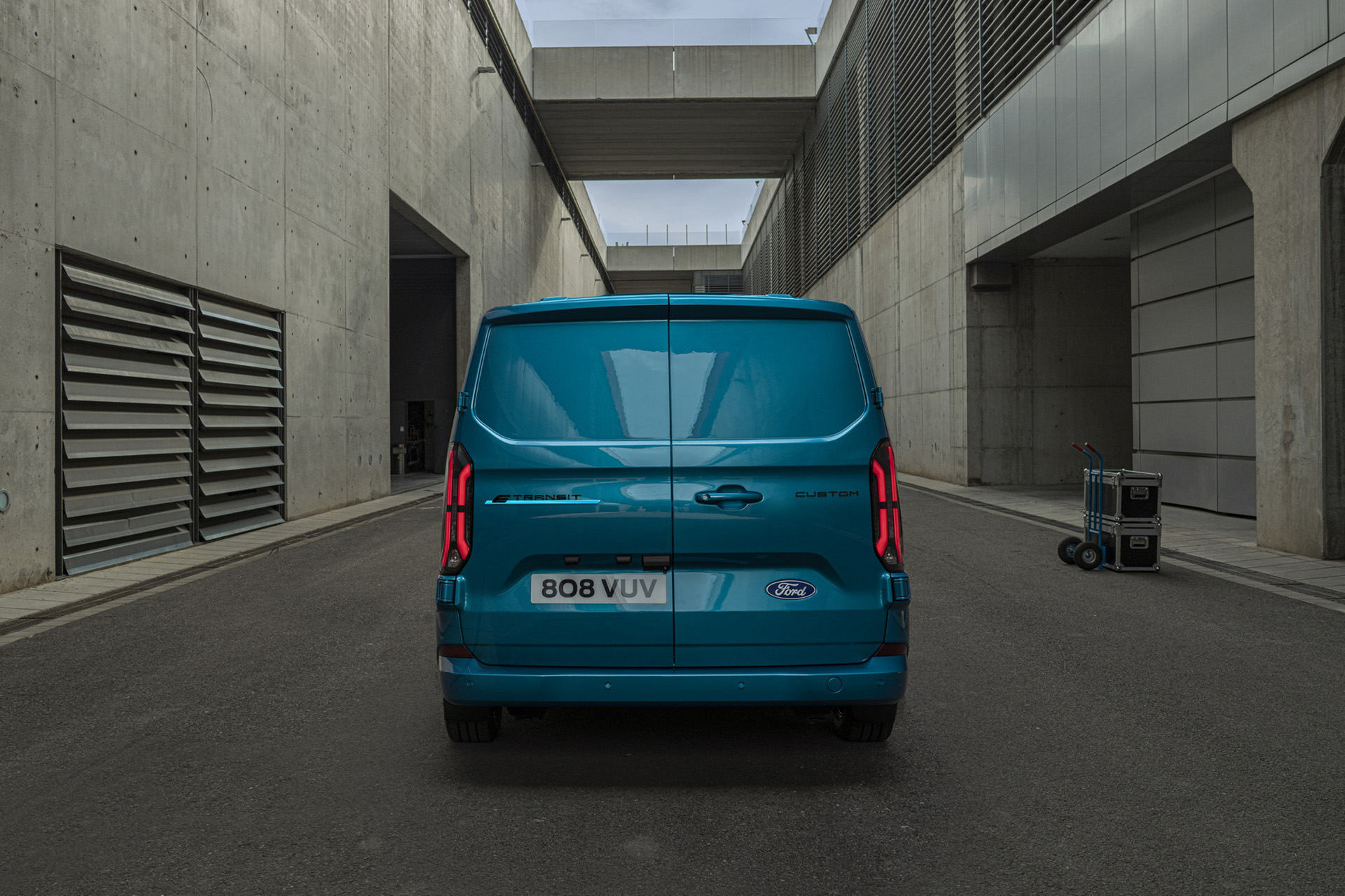 Download 2024 Ford E-Transit Custom - Rear HD Wallpaper 1920x1280 #6