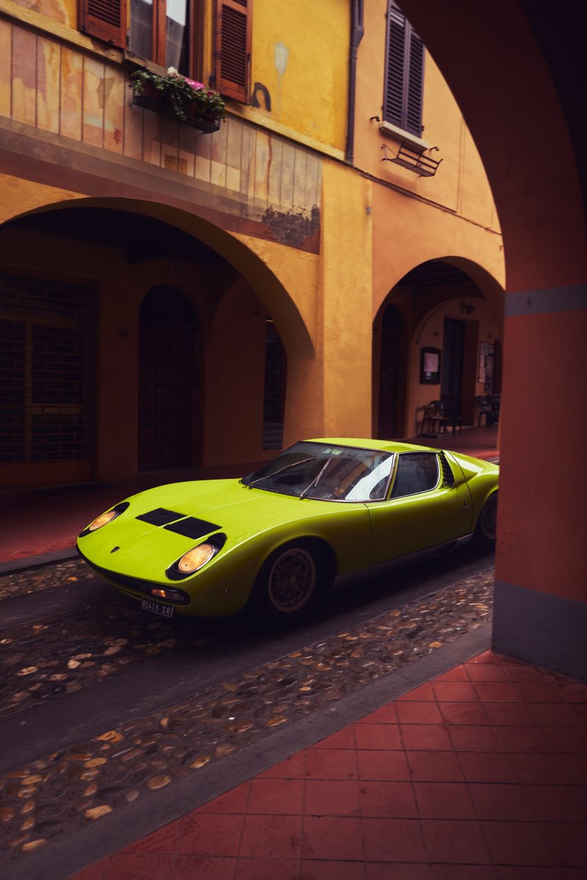 1969 Lamborghini Miura P400 S - Front Three-Quarter Phone Wallpaper 850x1275 #13
