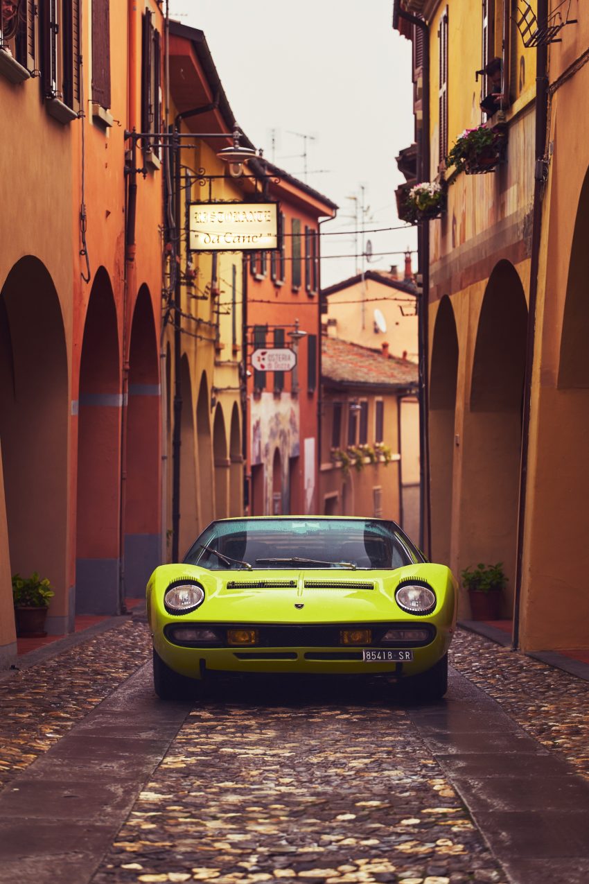 1969 Lamborghini Miura P400 S - Front Phone Wallpaper 850x1275 #3