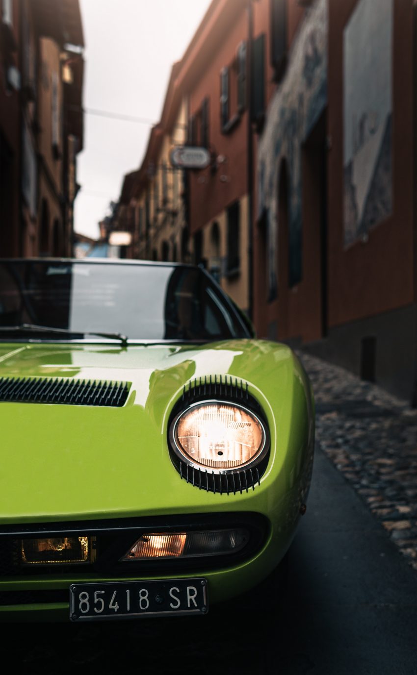 1969 Lamborghini Miura P400 S - Headlight Phone Wallpaper 850x1377 #26