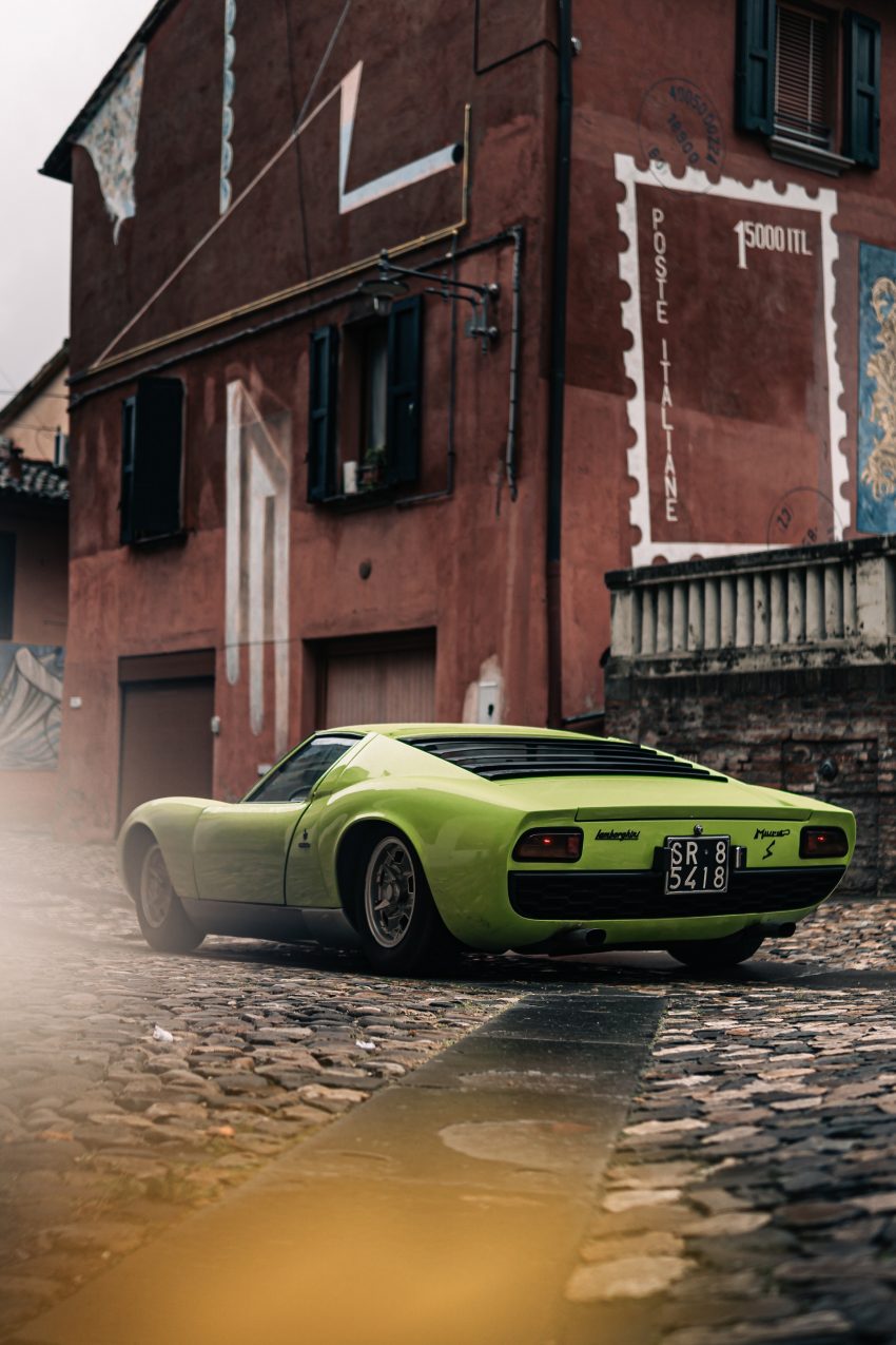 1969 Lamborghini Miura P400 S - Rear Three-Quarter Phone Wallpaper 850x1275 #4