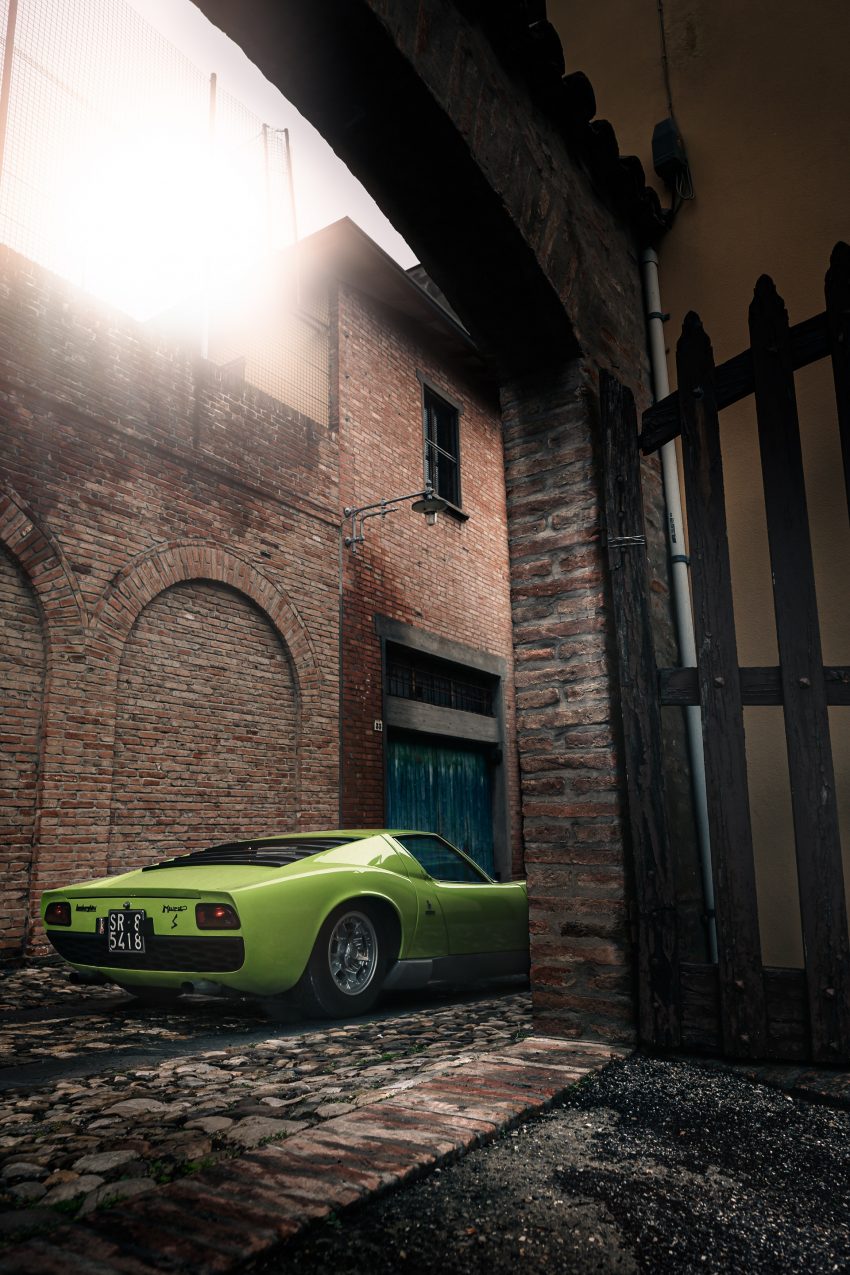 1969 Lamborghini Miura P400 S - Rear Three-Quarter Phone Wallpaper 850x1275 #5