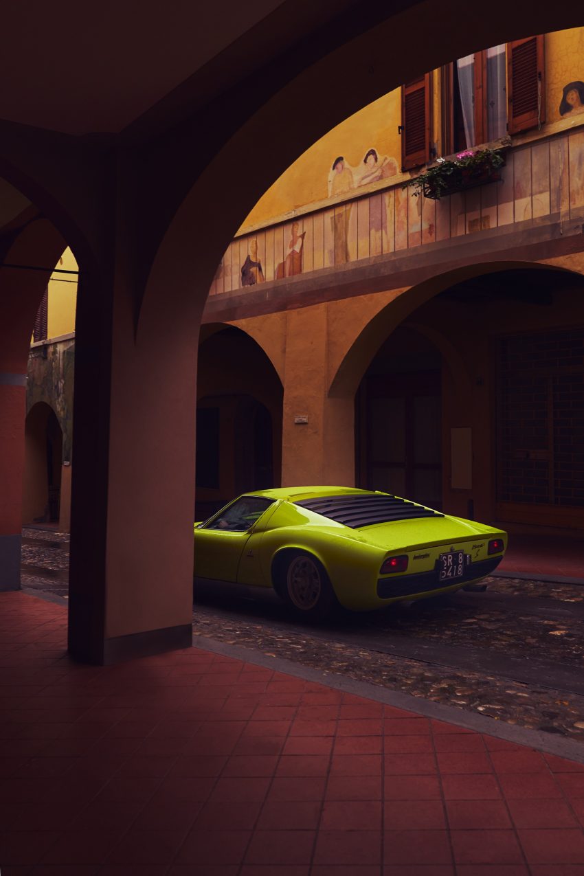 1969 Lamborghini Miura P400 S - Rear Three-Quarter Phone Wallpaper 850x1275 #15