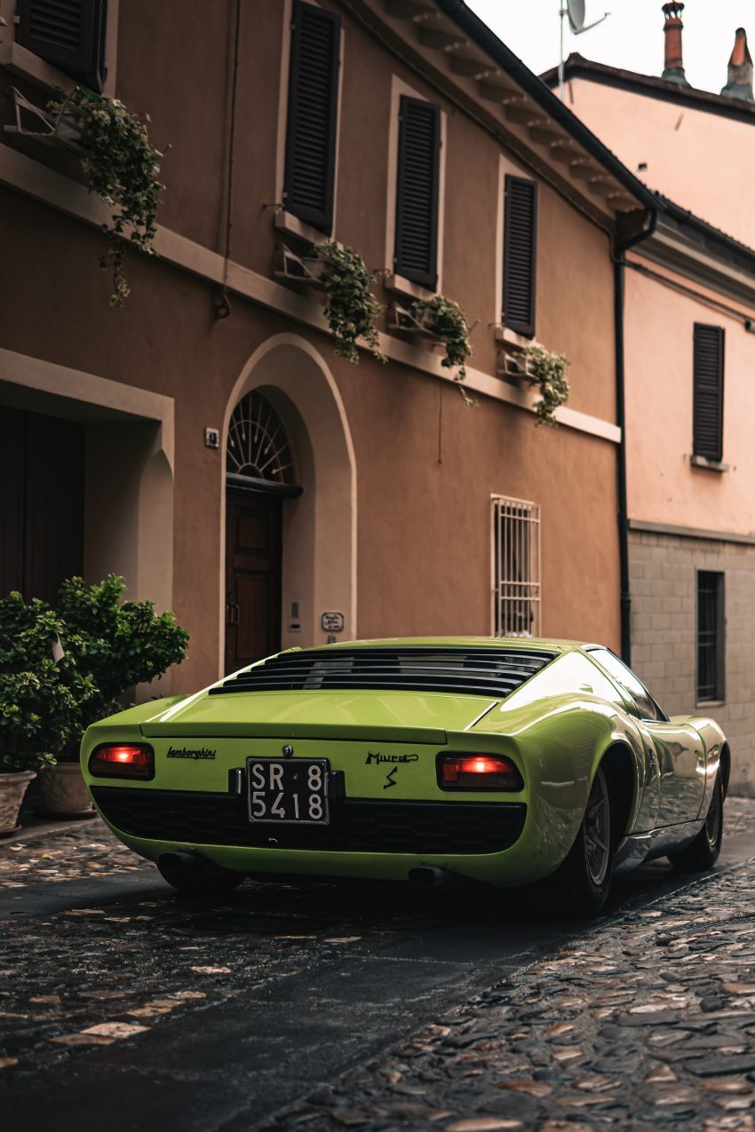 1969 Lamborghini Miura P400 S - Rear Phone Wallpaper 850x1275 #27