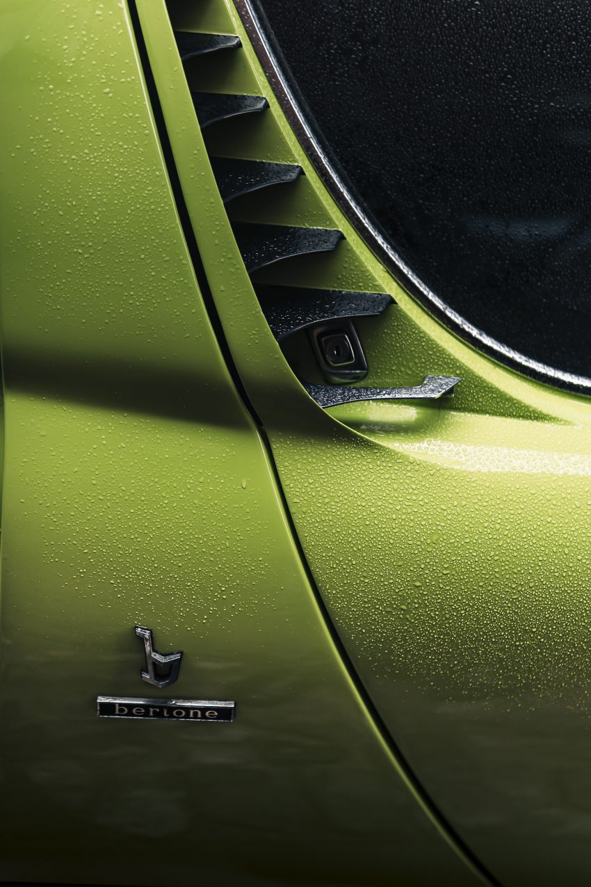 1969 Lamborghini Miura P400 S - Side Vent Phone Wallpaper 850x1275 #32