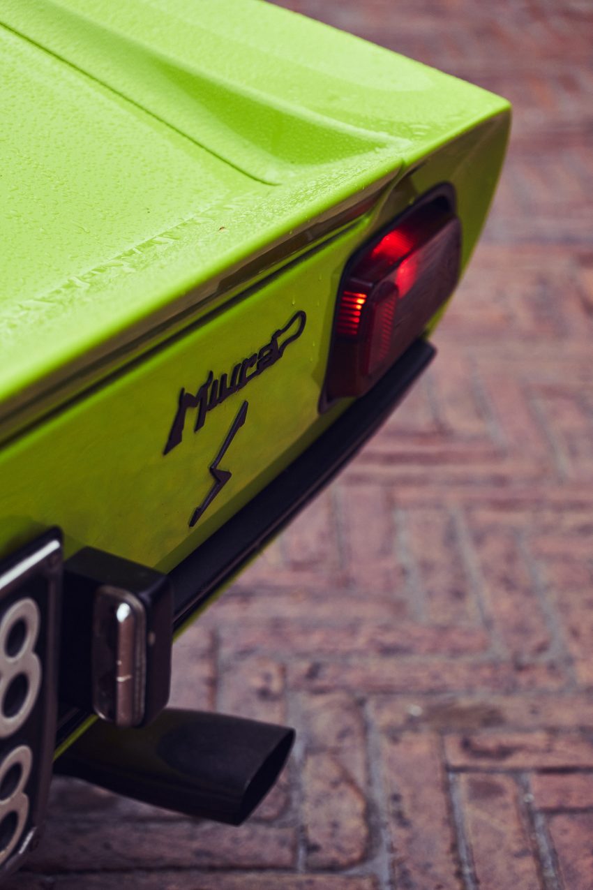 1969 Lamborghini Miura P400 S - Tail Light Phone Wallpaper 850x1275 #34