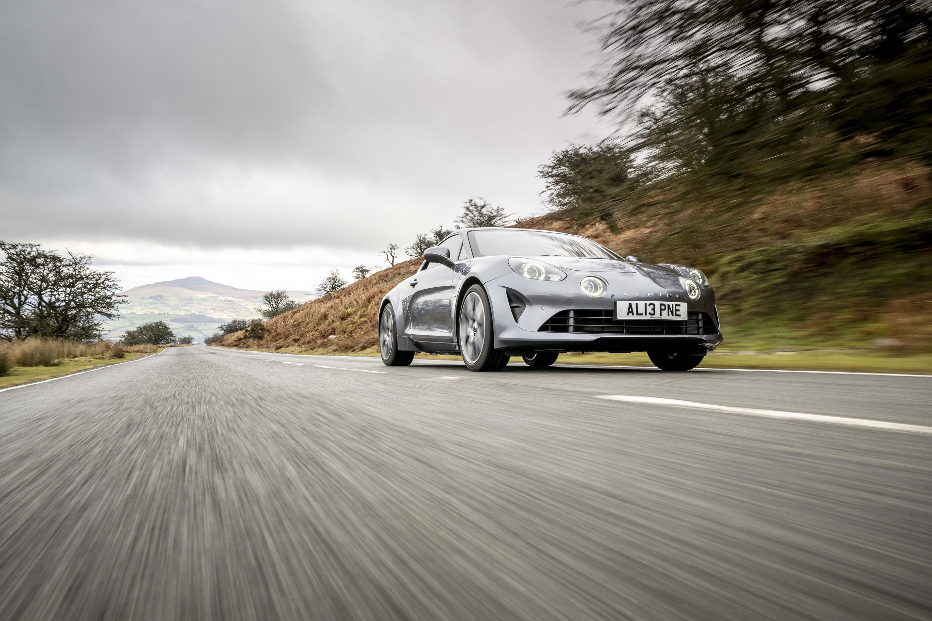 Download 2022 Alpine A110 GT - UK version - Front HD Wallpaper 1920x1280 #9