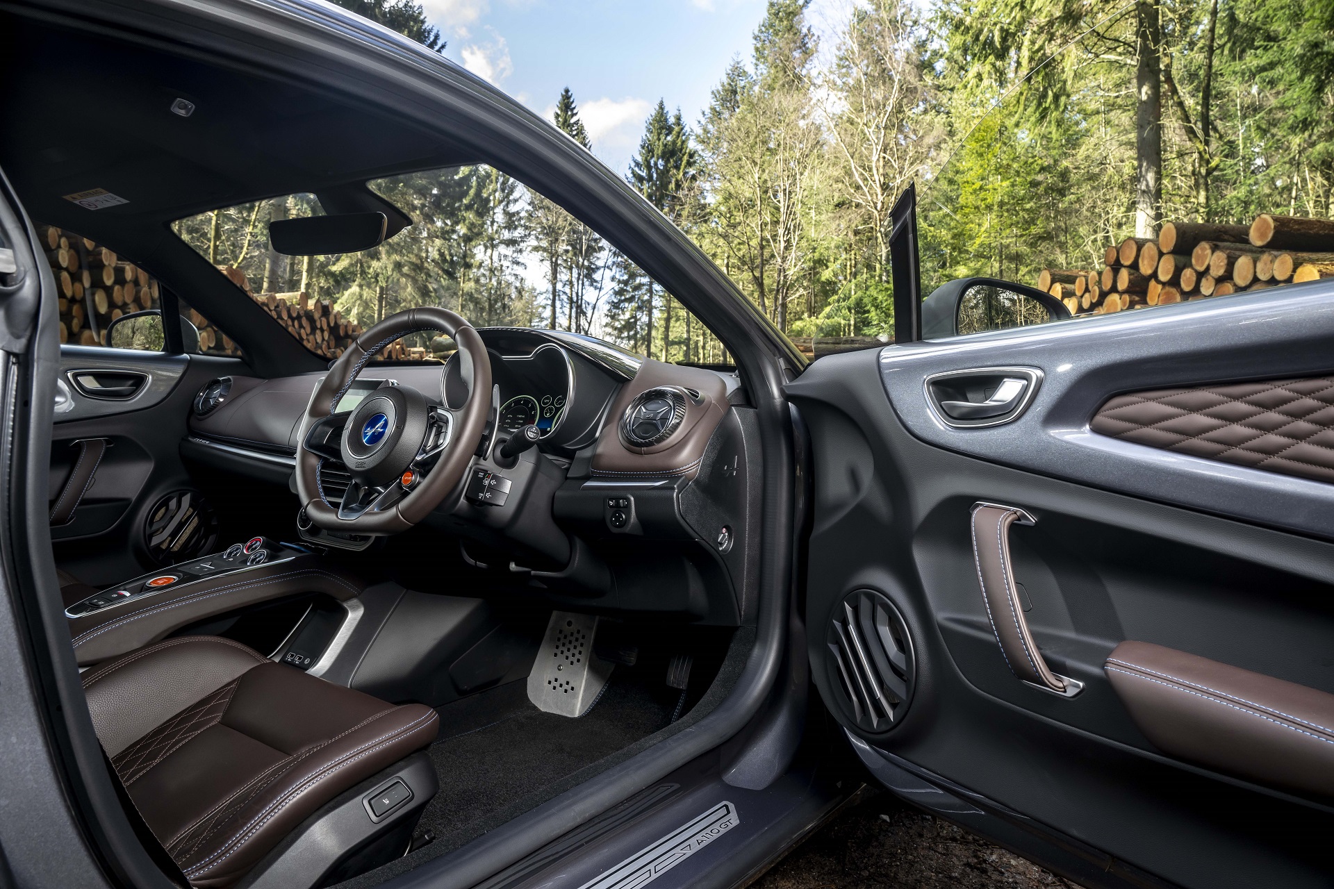 Download 2022 Alpine A110 GT - UK version - Interior HD Wallpaper 1920x1280 #43