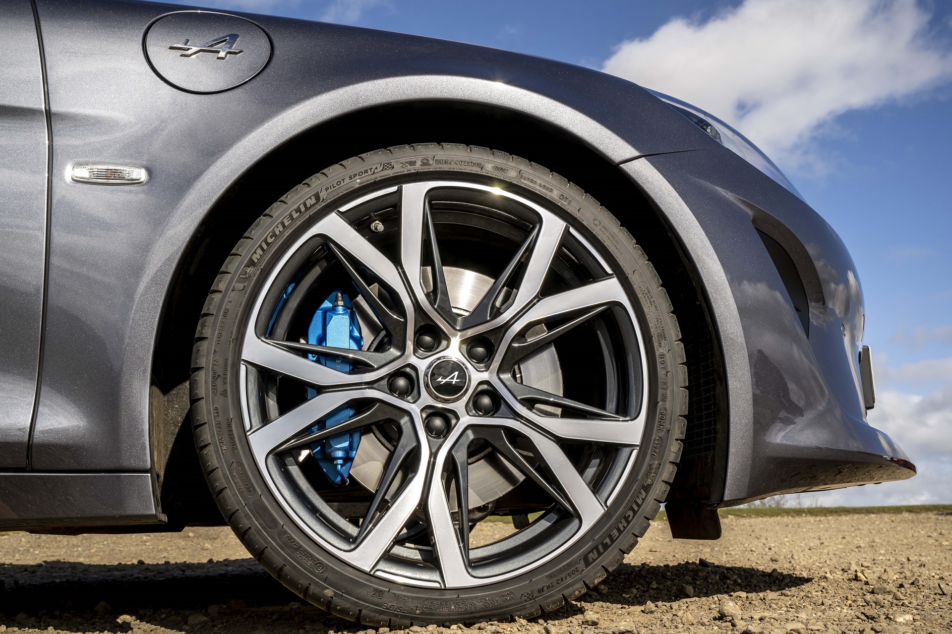 Download 2022 Alpine A110 GT - UK version - Wheel HD Wallpaper 1920x1279 #39