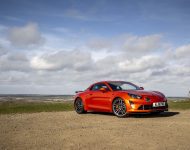 2022 Alpine A110 S - UK version - Front Three-Quarter Wallpaper 190x150