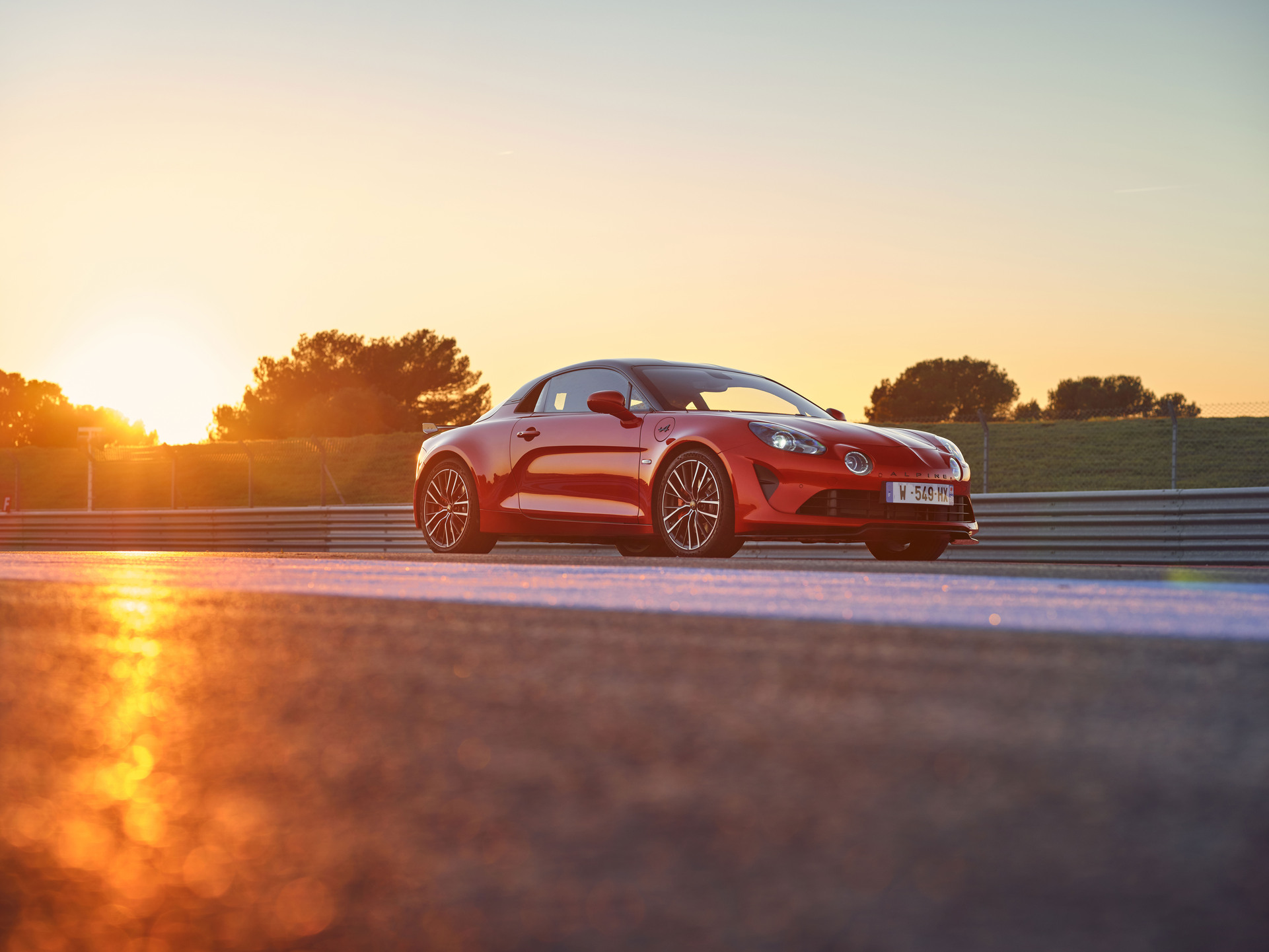 Download 2022 Alpine A110 S - UK version - Front Three-Quarter HD Wallpaper 1921x1441 #35