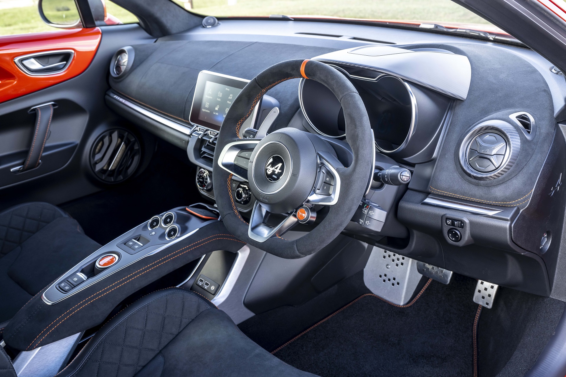 Download 2022 Alpine A110 S - UK version - Interior HD Wallpaper 1921x1280 #58