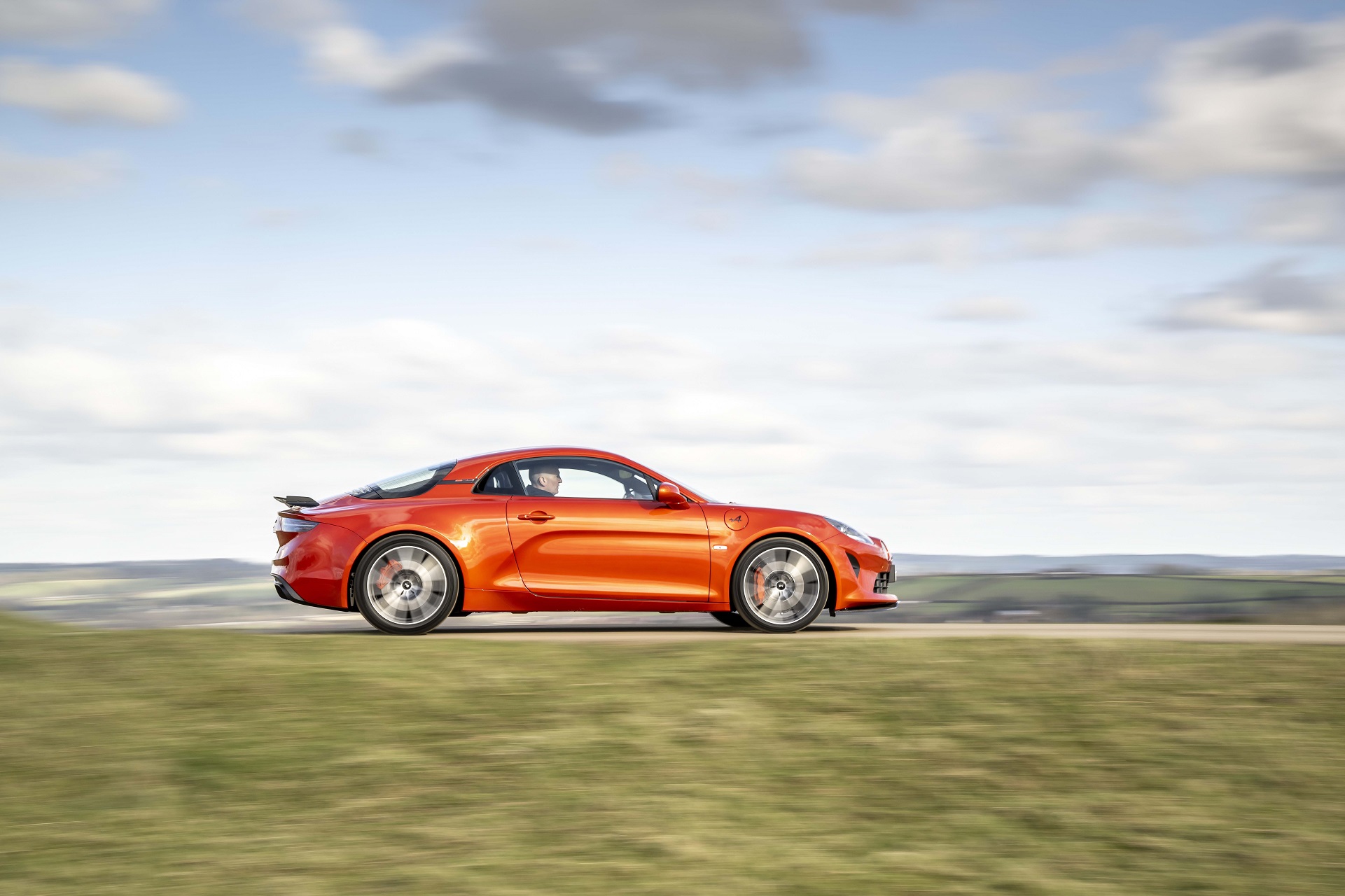 Download 2022 Alpine A110 S - UK version - Side HD Wallpaper 1921x1280 #25