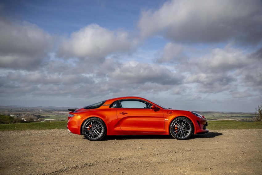 2022 Alpine A110 S - UK version - Side Wallpaper 850x566 #8