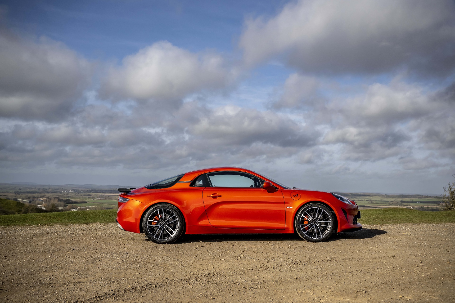 Download 2022 Alpine A110 S - UK version - Side HD Wallpaper 1921x1280 #8