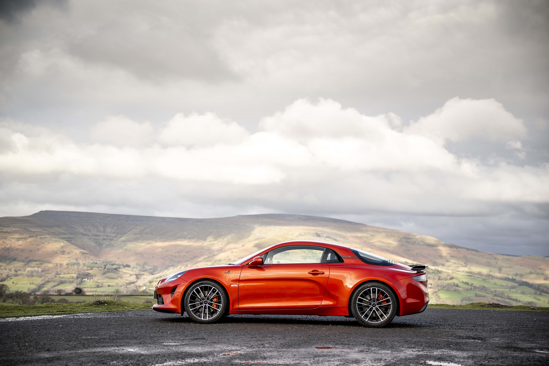 Download 2022 Alpine A110 S - UK version - Side HD Wallpaper 1921x1280 #12