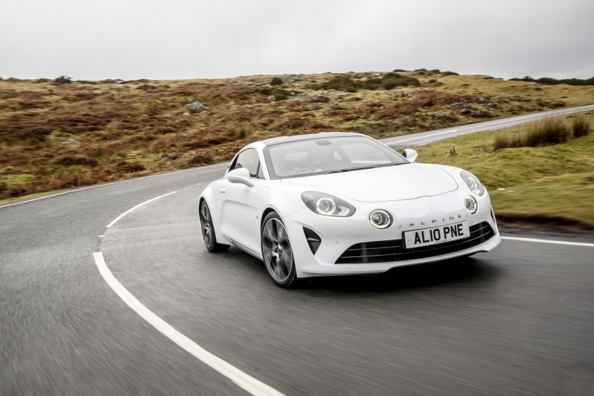 2022 Alpine A110 - UK version - Front Three-Quarter Wallpaper 850x567 #6