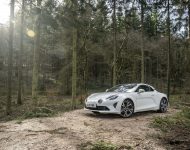 2022 Alpine A110 - UK version - Front Three-Quarter Wallpaper 190x150