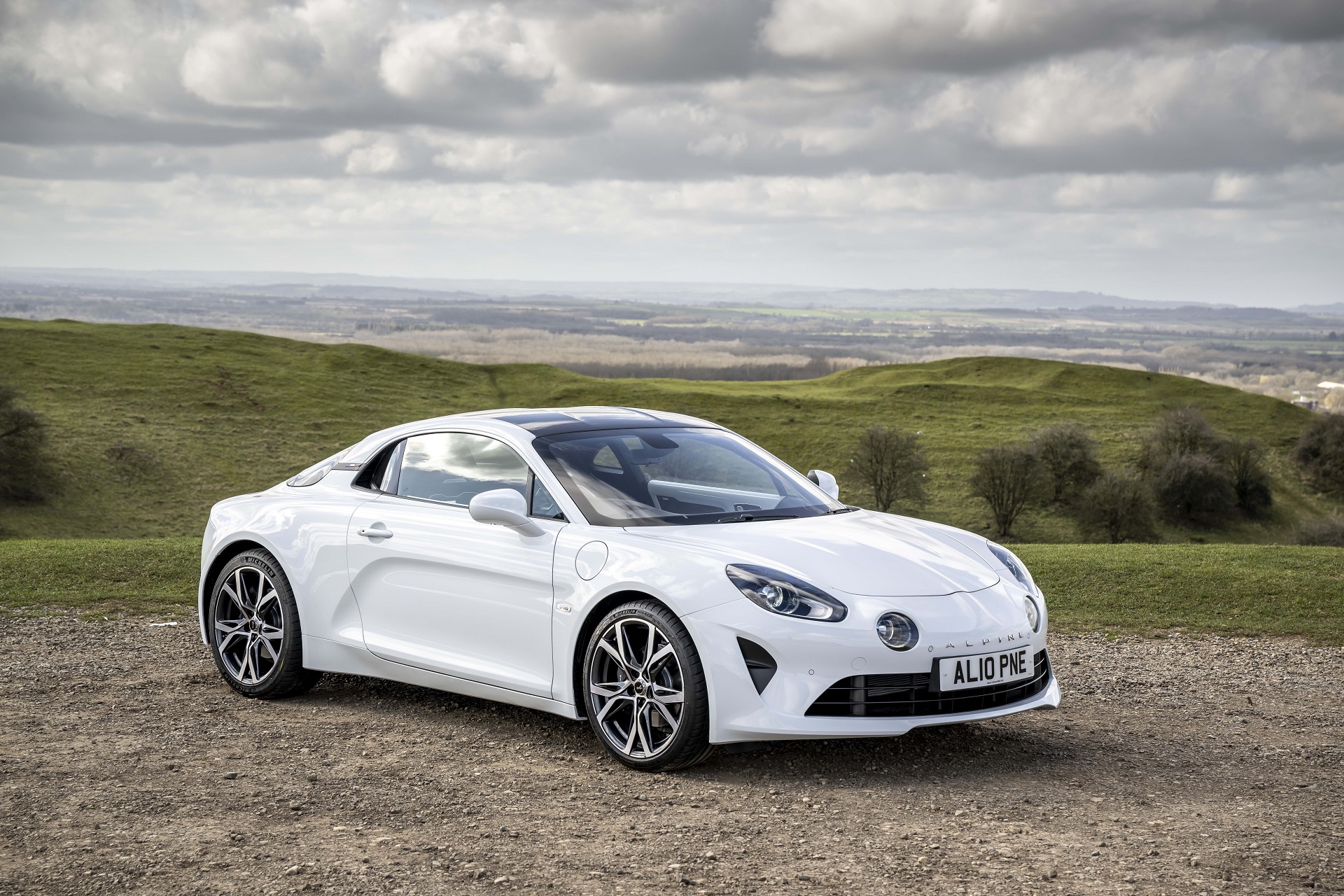 Download 2022 Alpine A110 - UK version - Front Three-Quarter HD Wallpaper 1920x1280 #1