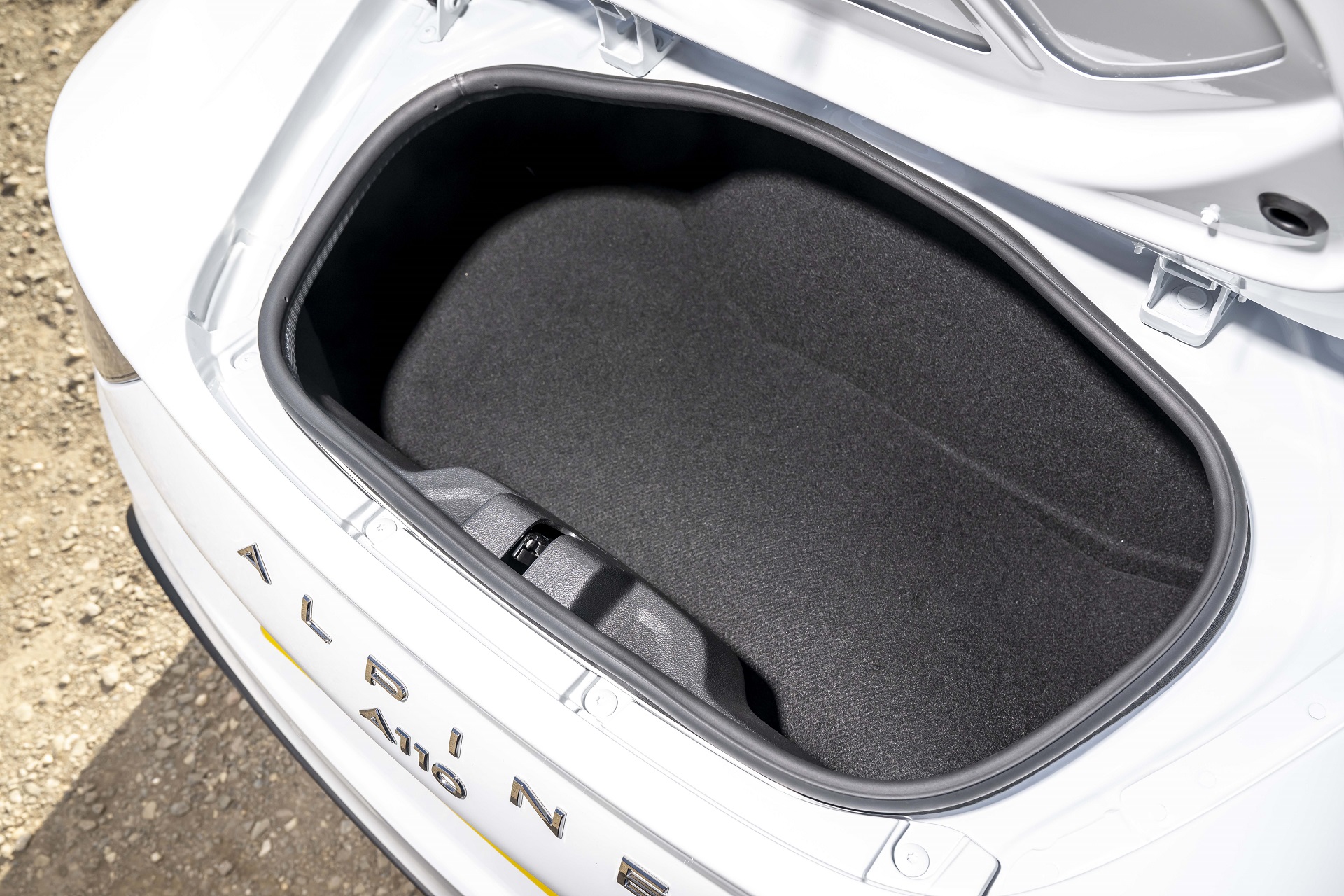 Download 2022 Alpine A110 - UK version - Trunk HD Wallpaper 1920x1280 #37