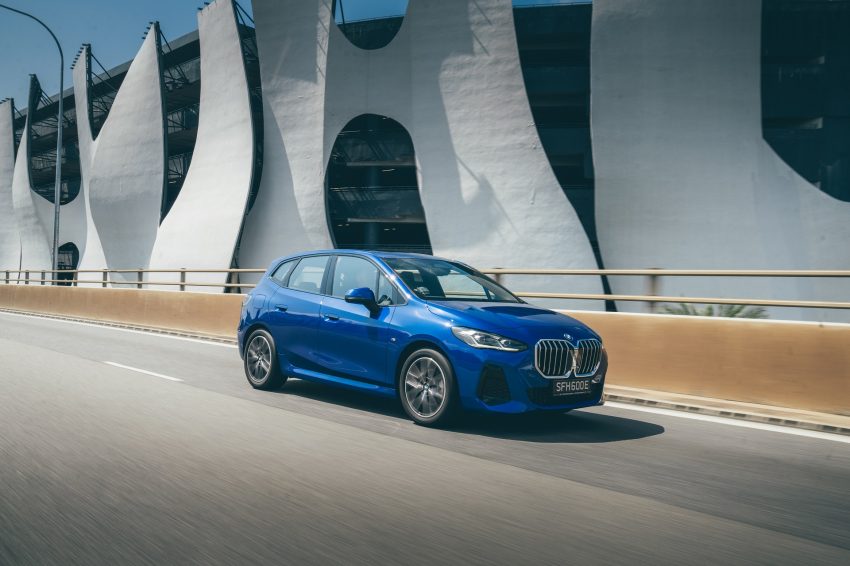 2022 BMW 218i Active Tourer M Sport Launch Edition - Front Three-Quarter Wallpaper 850x566 #12