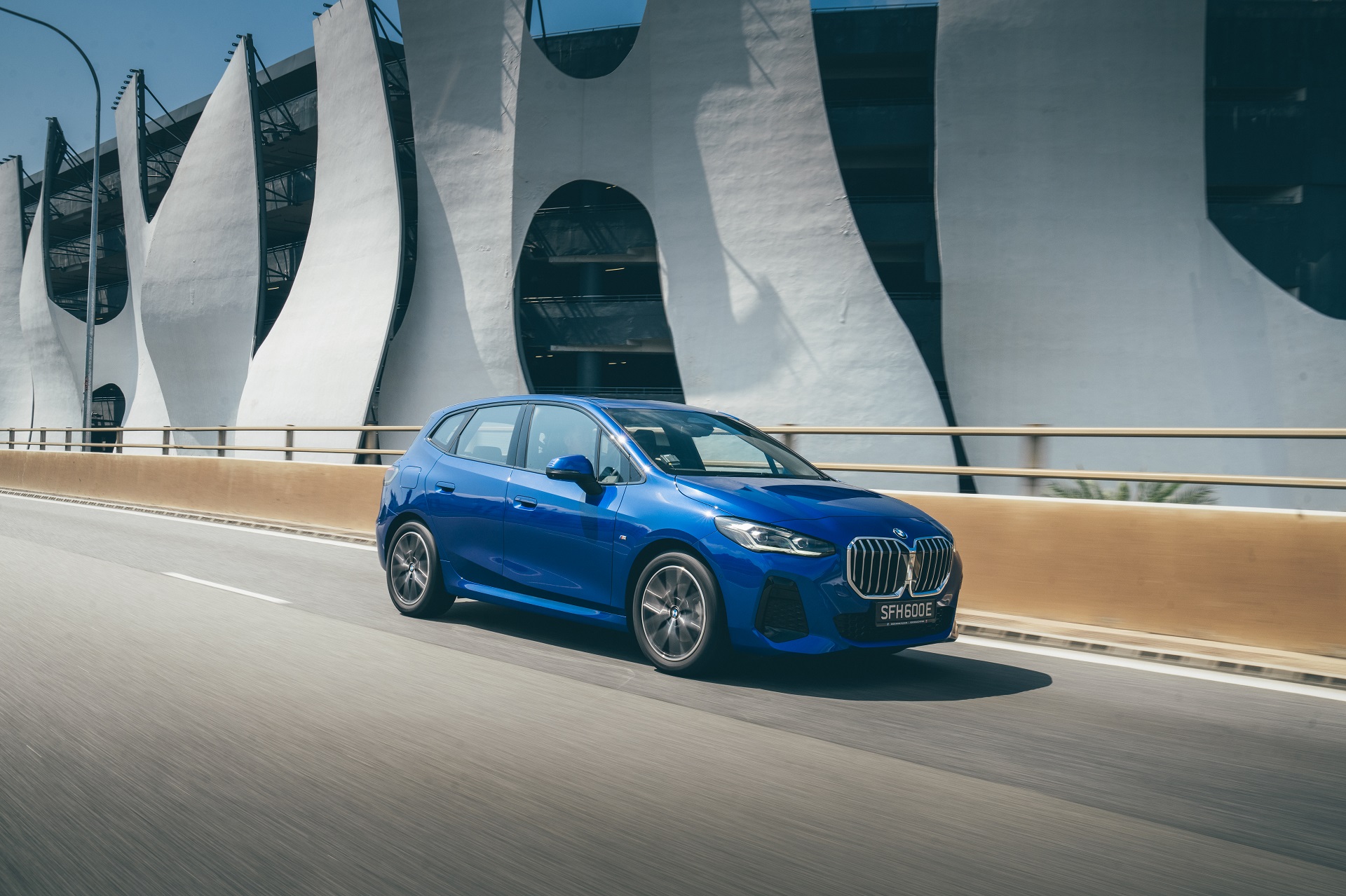 Download 2022 BMW 218i Active Tourer M Sport Launch Edition - Front Three-Quarter HD Wallpaper 1920x1279 #12