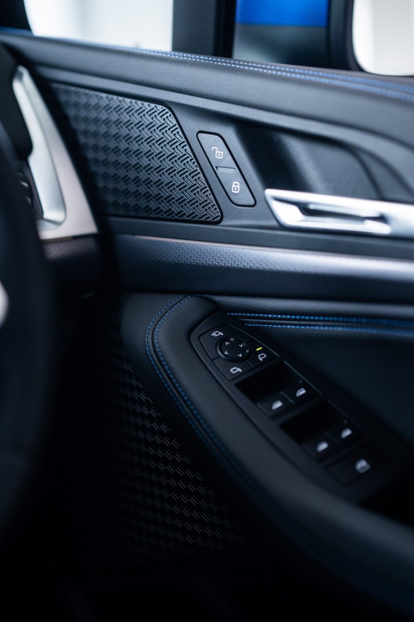 2022 BMW 218i Active Tourer M Sport Launch Edition - Interior, Detail Phone Wallpaper 850x1275 #77