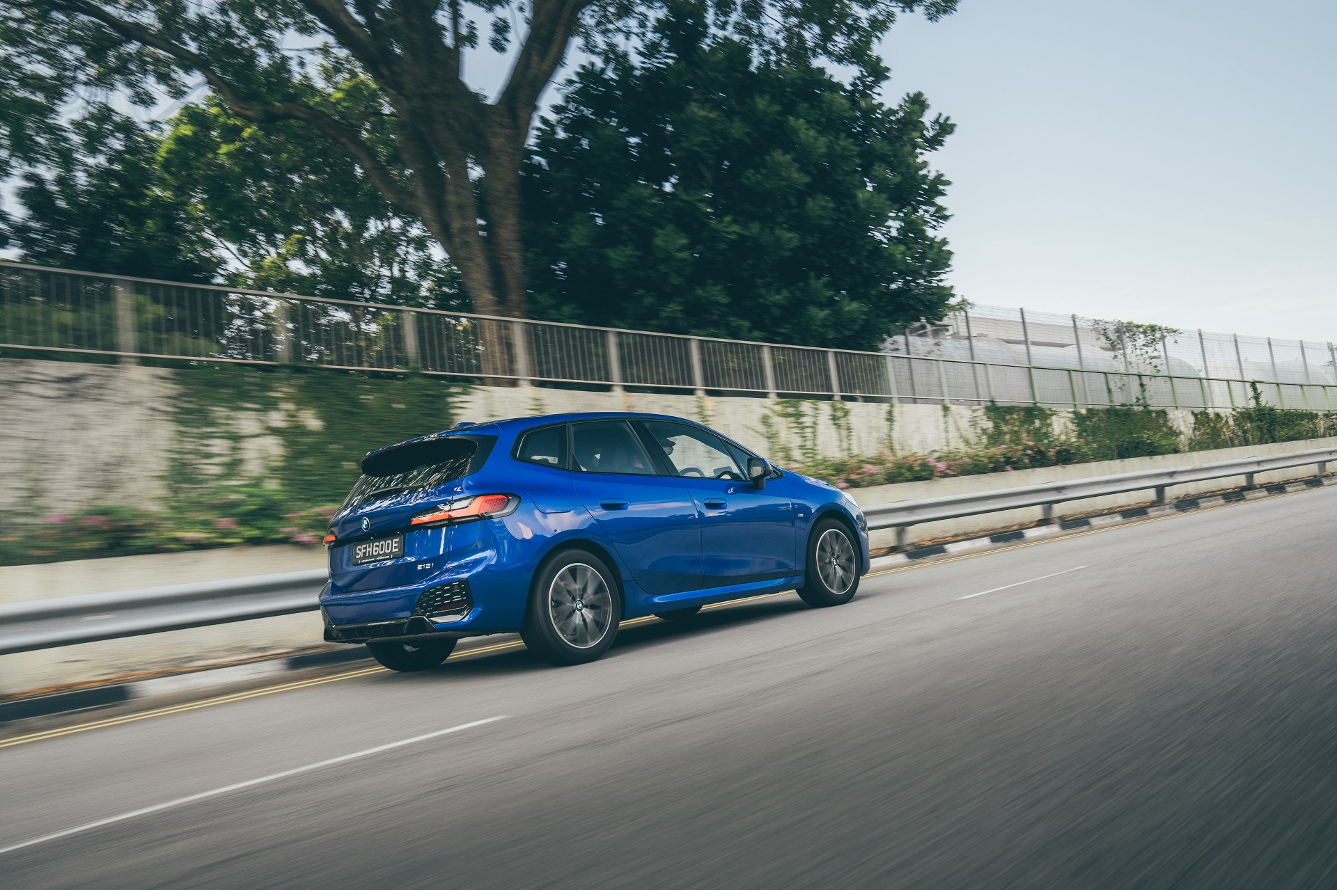 Download 2022 BMW 218i Active Tourer M Sport Launch Edition - Rear Three-Quarter HD Wallpaper 1920x1279 #5