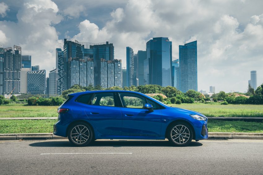 2022 BMW 218i Active Tourer M Sport Launch Edition - Side Wallpaper 850x567 #15