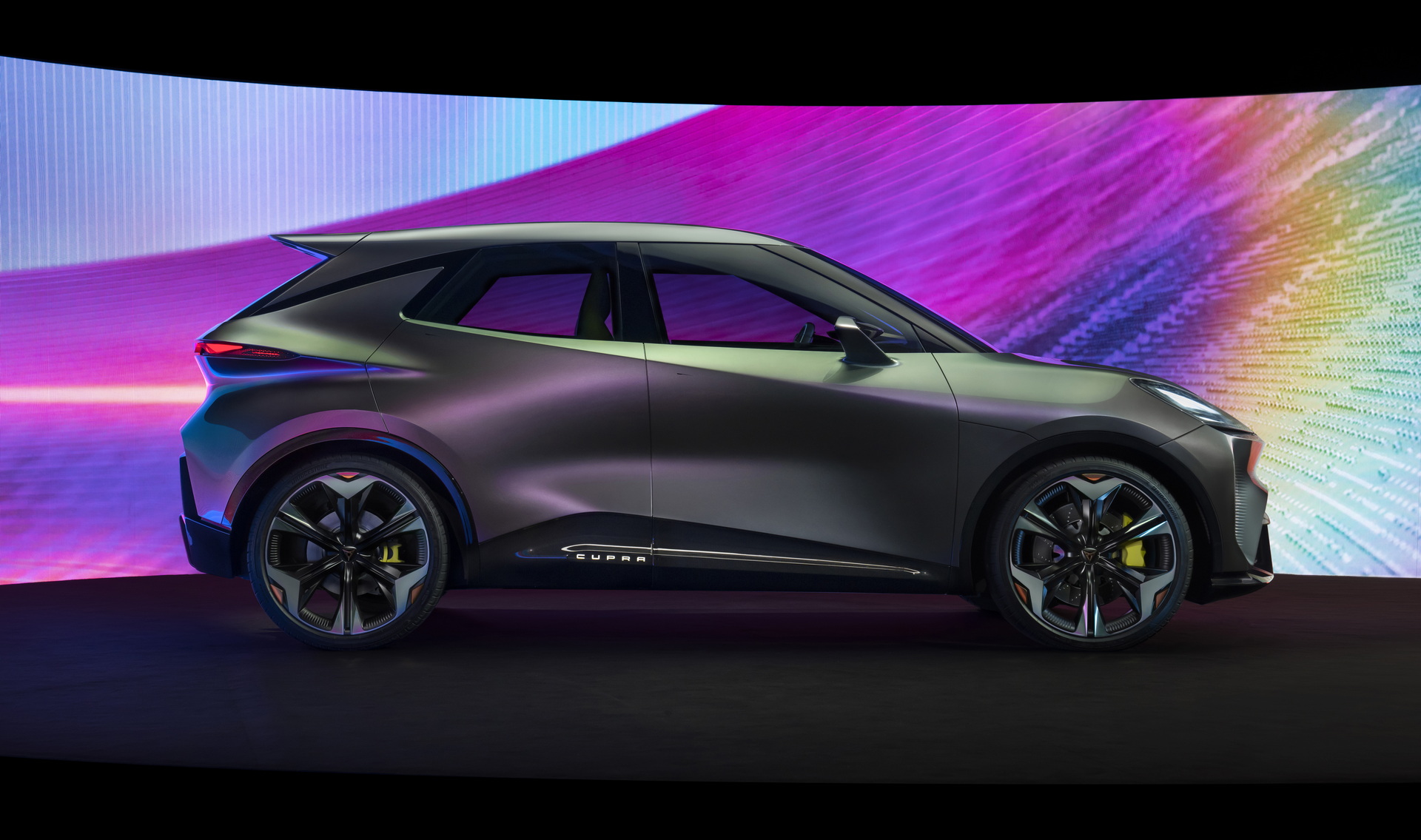 Download 2022 Cupra UrbanRebel Concept - Side HD Wallpaper 1920x1135 #11