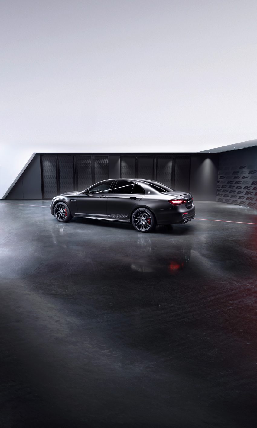 2022 Mercedes-AMG E63 S Final Edition - Rear Three-Quarter Phone Wallpaper 850x1417 #8