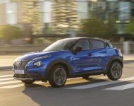 2022 Nissan JUKE Hybrid - Front Three-Quarter Wallpaper 190x150