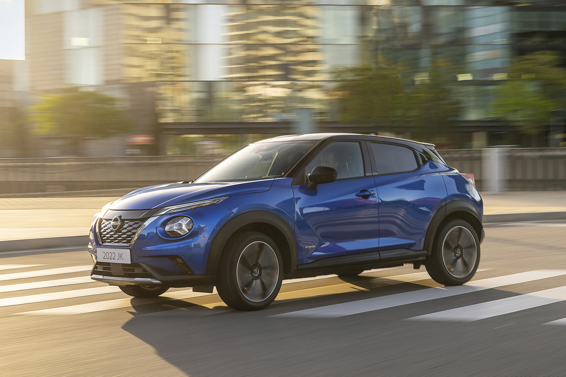 Download 2022 Nissan JUKE Hybrid - Front Three-Quarter HD Wallpaper 1921x1281 #15