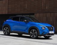 2022 Nissan JUKE Hybrid - Front Three-Quarter Wallpaper 190x150