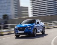 2022 Nissan JUKE Hybrid - Front Three-Quarter Wallpaper 190x150