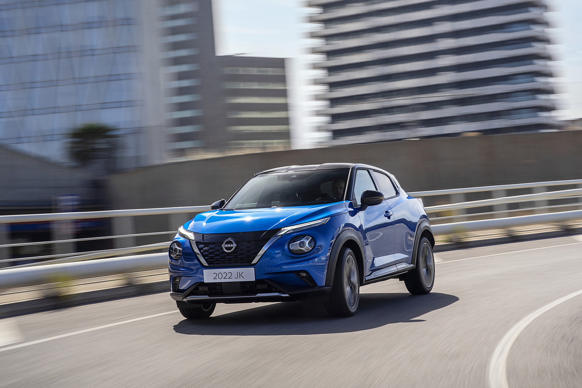 Download 2022 Nissan JUKE Hybrid - Front Three-Quarter HD Wallpaper 1921x1281 #9