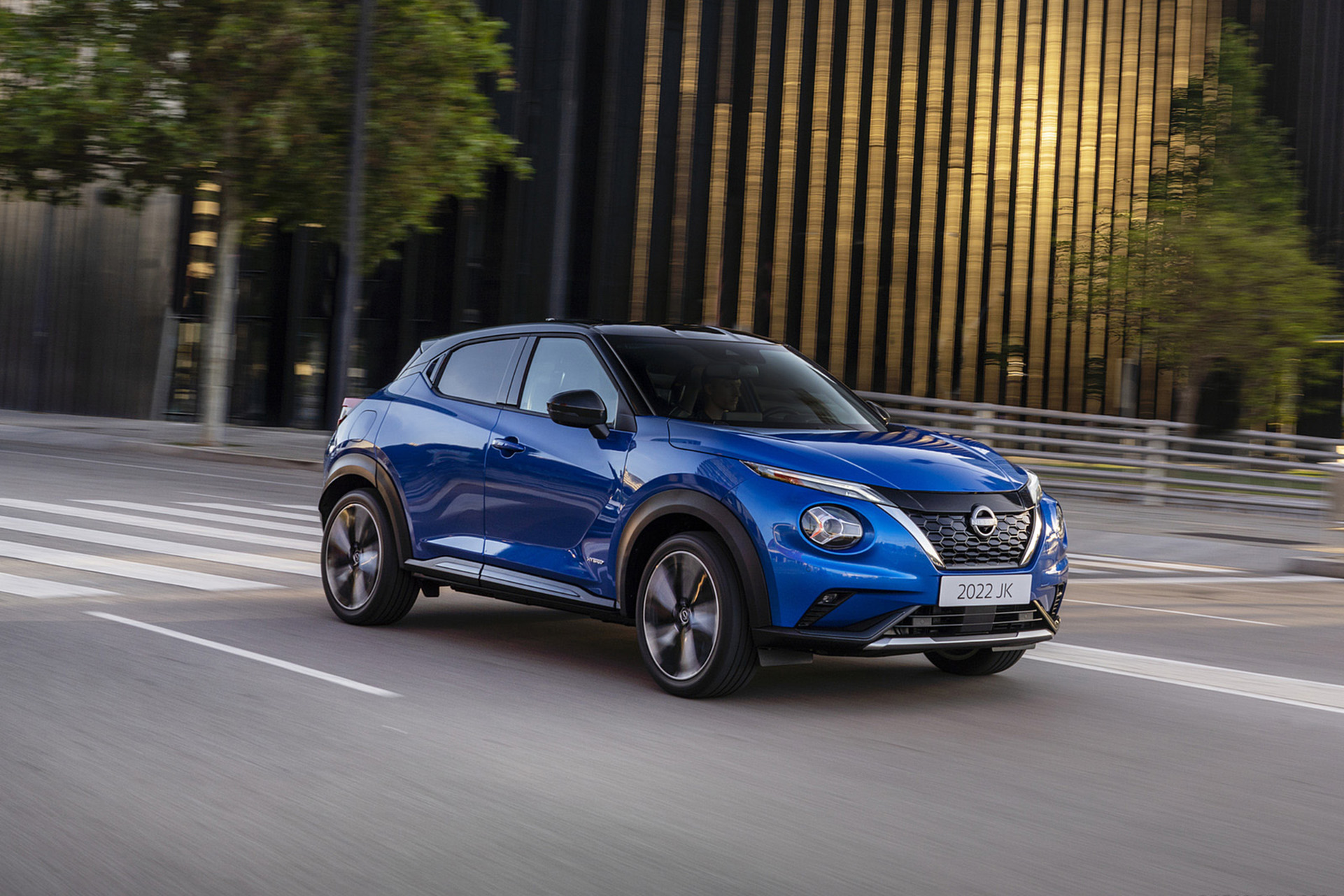 Download 2022 Nissan JUKE Hybrid - Front Three-Quarter HD Wallpaper 1921x1281 #17