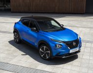2022 Nissan JUKE Hybrid - Front Three-Quarter Wallpaper 190x150