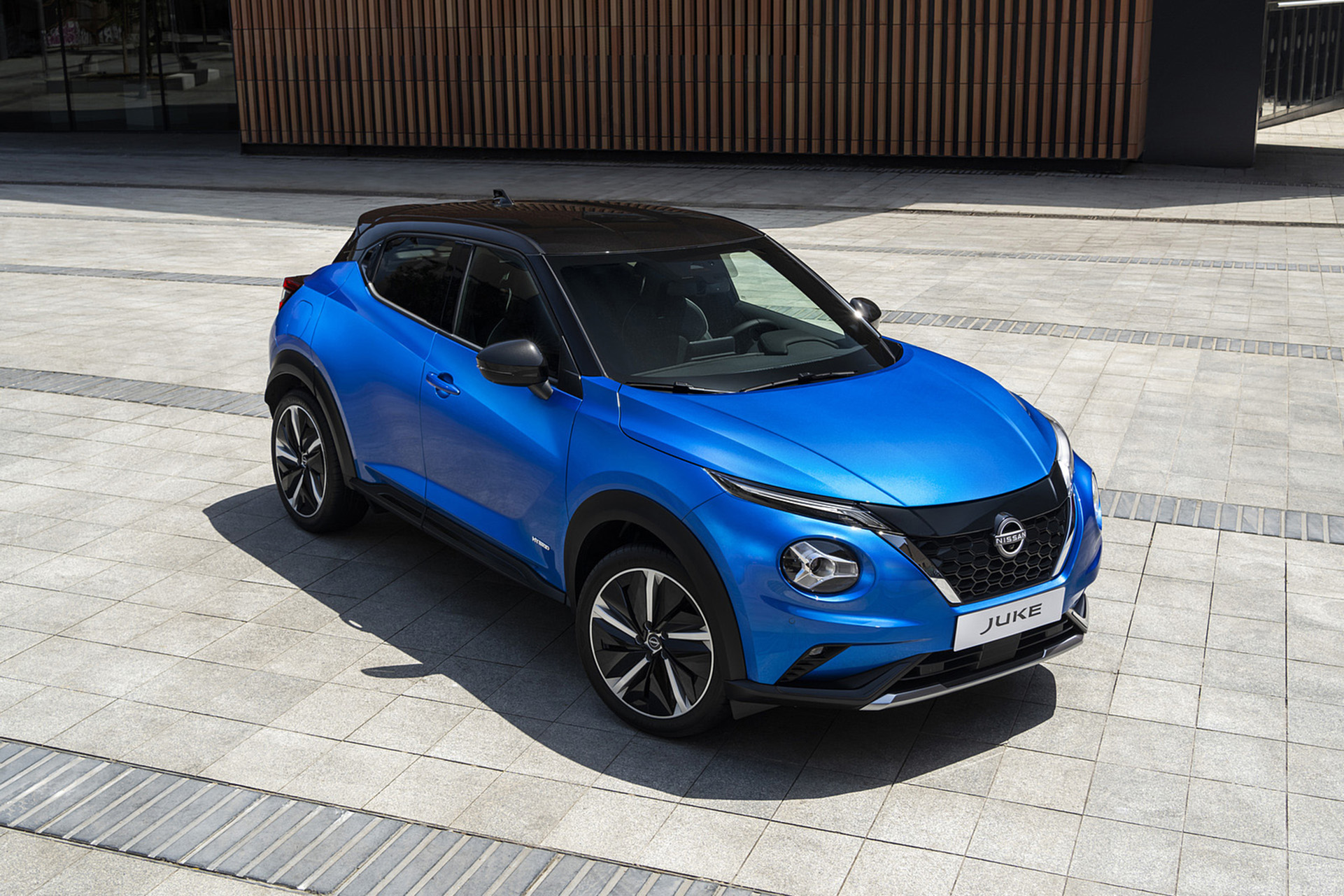 Download 2022 Nissan JUKE Hybrid - Front Three-Quarter HD Wallpaper 1921x1281 #23