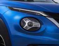 2022 Nissan JUKE Hybrid - Headlight Wallpaper 190x150