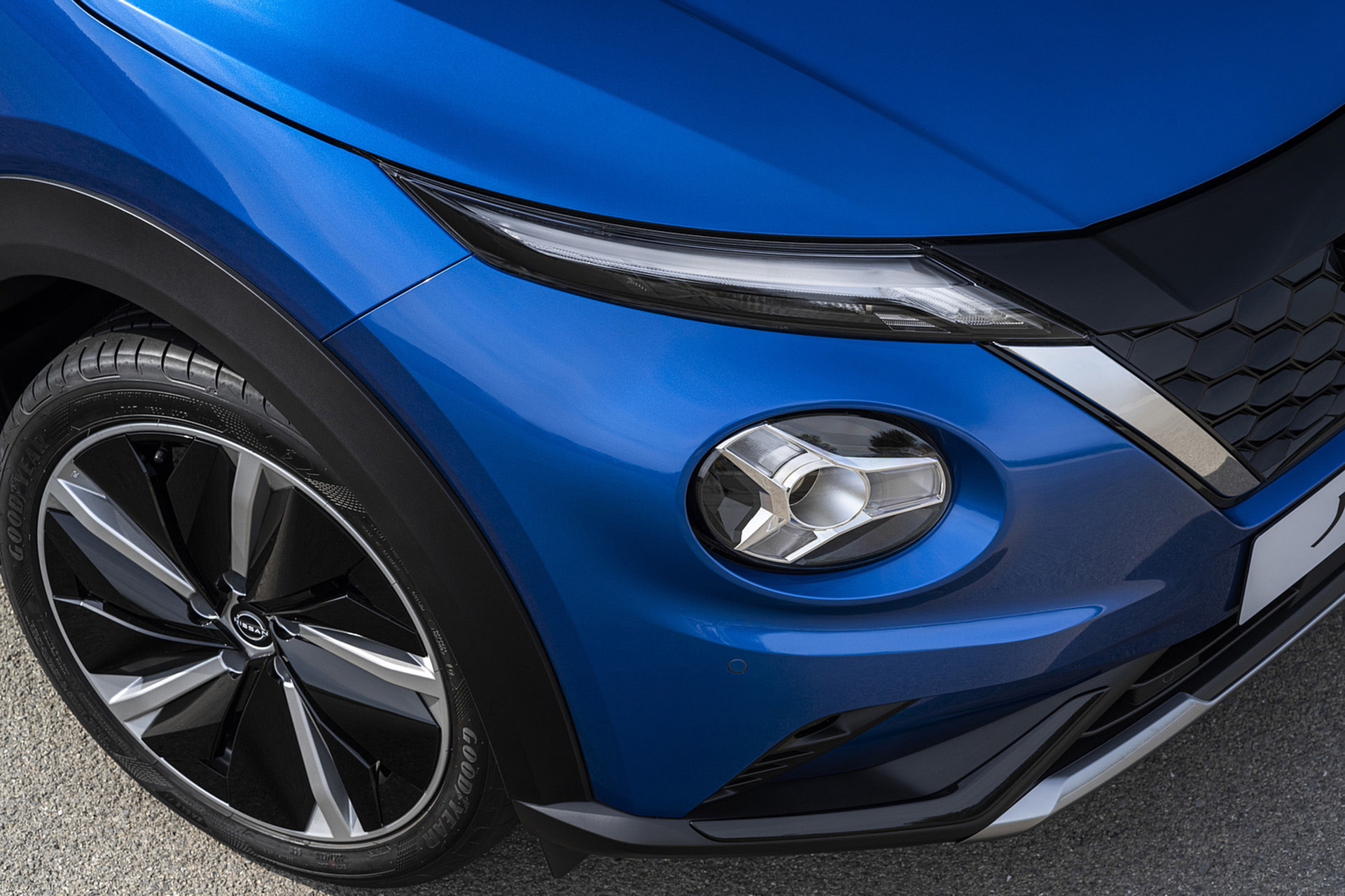 Download 2022 Nissan JUKE Hybrid - Headlight HD Wallpaper 1921x1280 #32
