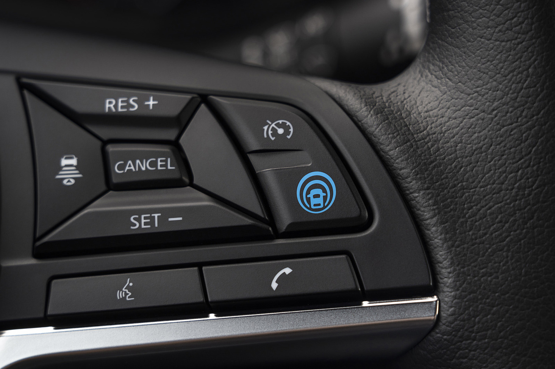 Download 2022 Nissan JUKE Hybrid - Interior, Steering Wheel HD Wallpaper 1921x1280 #48
