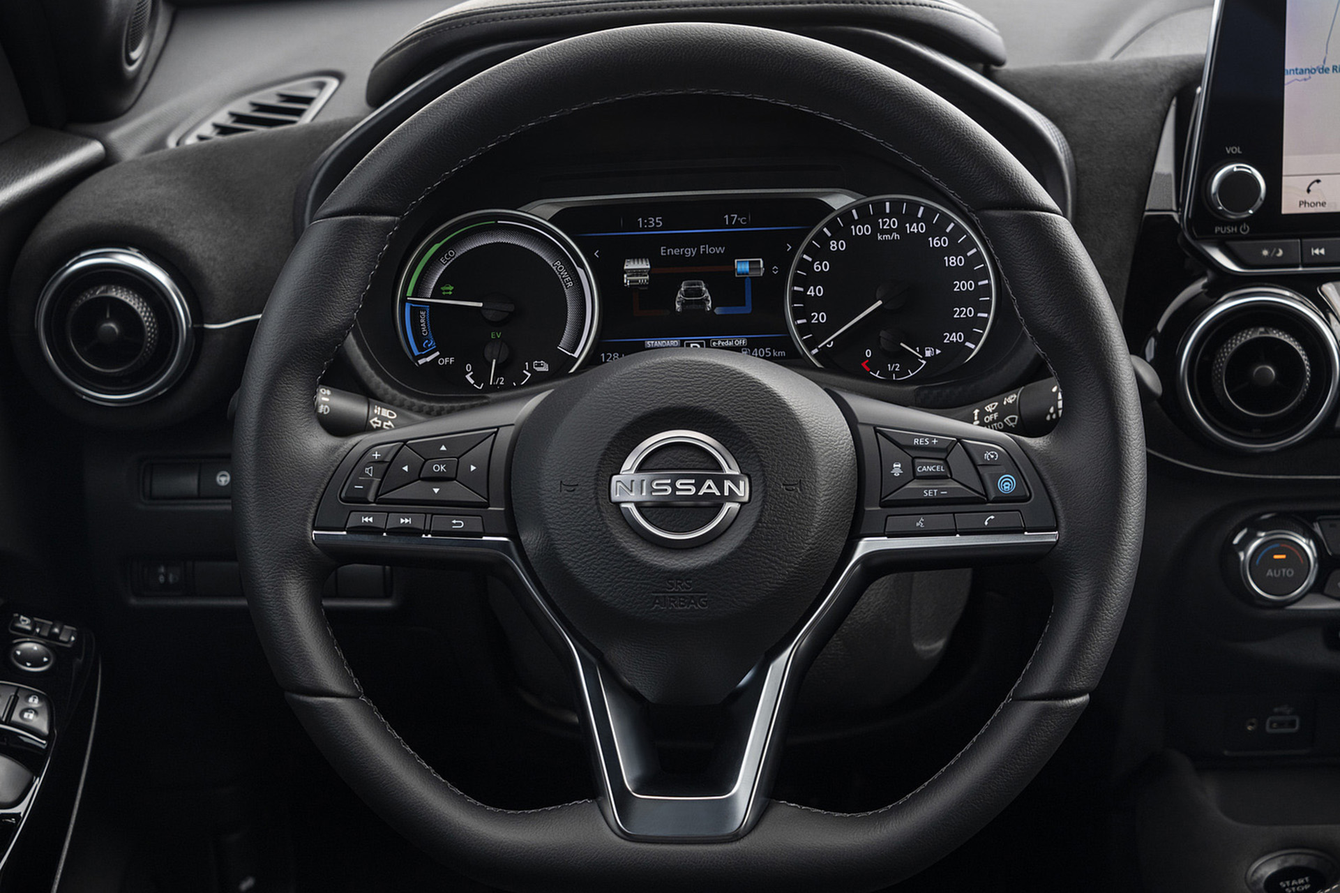 Download 2022 Nissan JUKE Hybrid - Interior, Steering Wheel HD Wallpaper 1921x1280 #45
