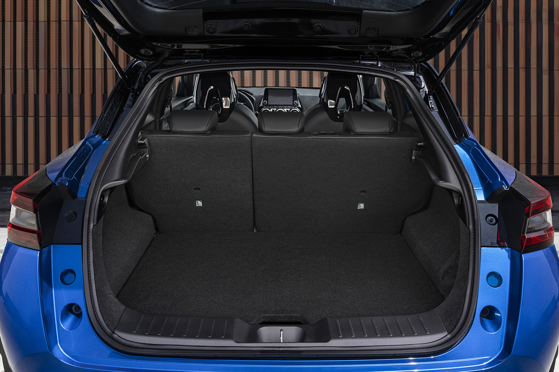 Download 2022 Nissan JUKE Hybrid - Trunk HD Wallpaper 1920x1279 #76