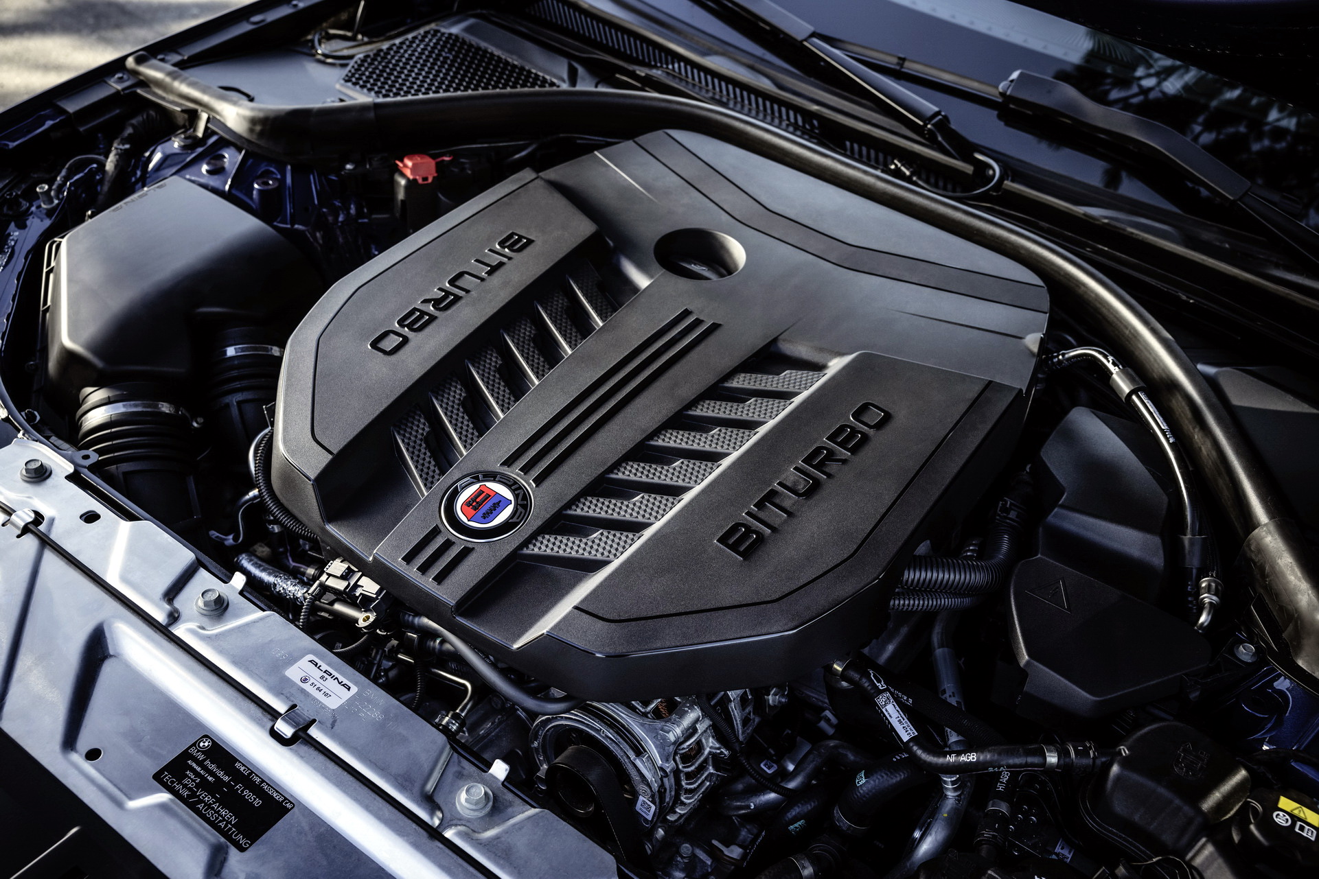 Download 2023 ALPINA B3 Sedan - Engine HD Wallpaper 1921x1281 #34