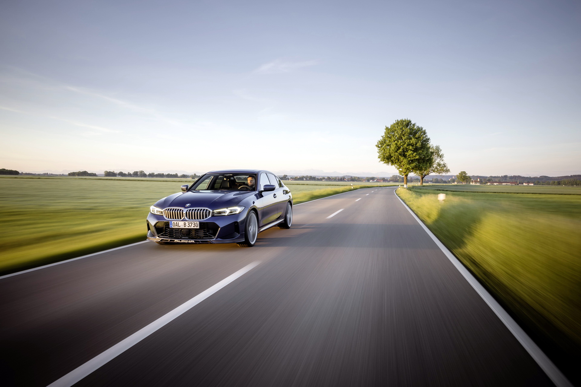 Download 2023 ALPINA B3 Sedan - Front Three-Quarter HD Wallpaper 1921x1281 #9