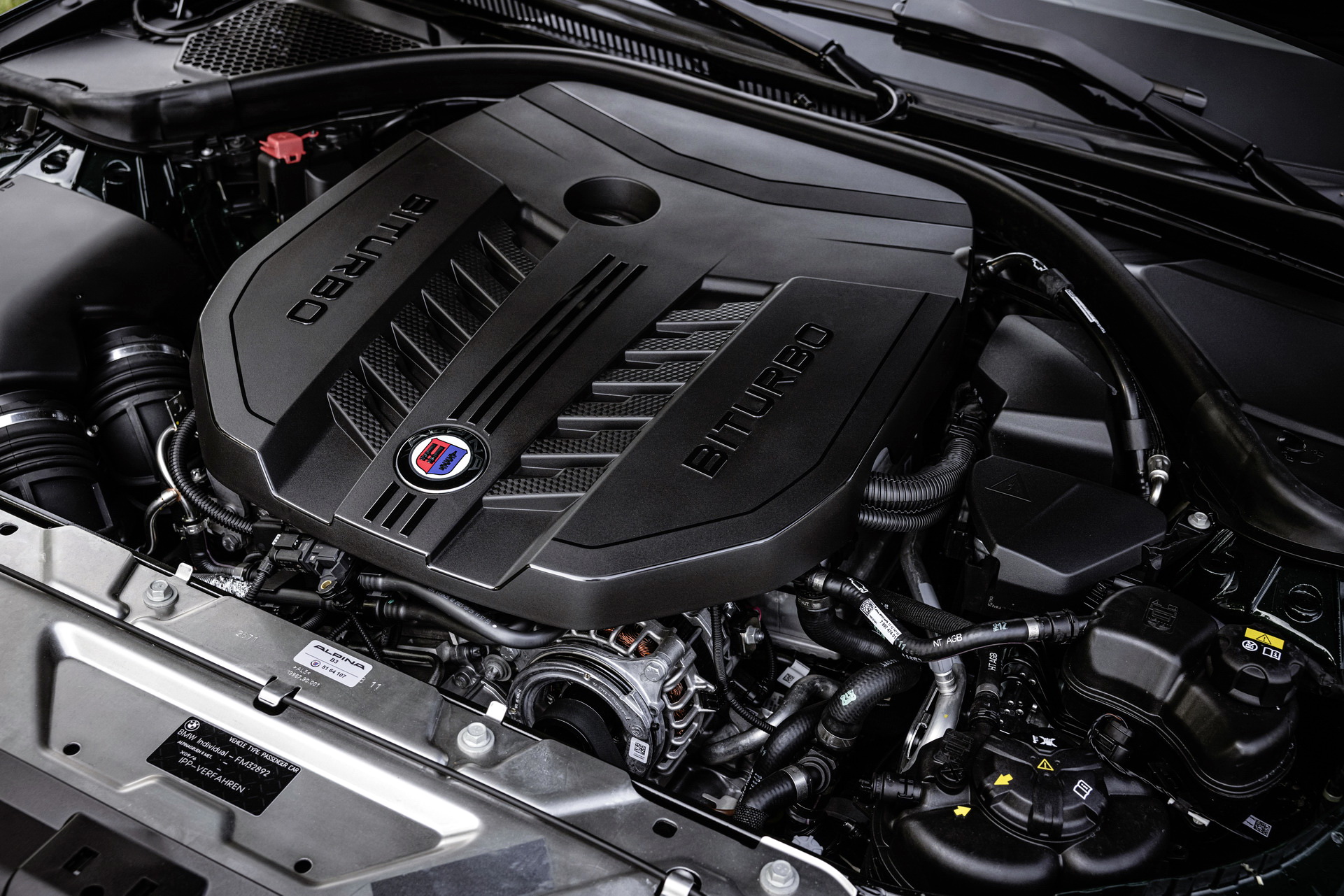 Download 2023 ALPINA B3 Wagon - Engine HD Wallpaper 1921x1281 #31