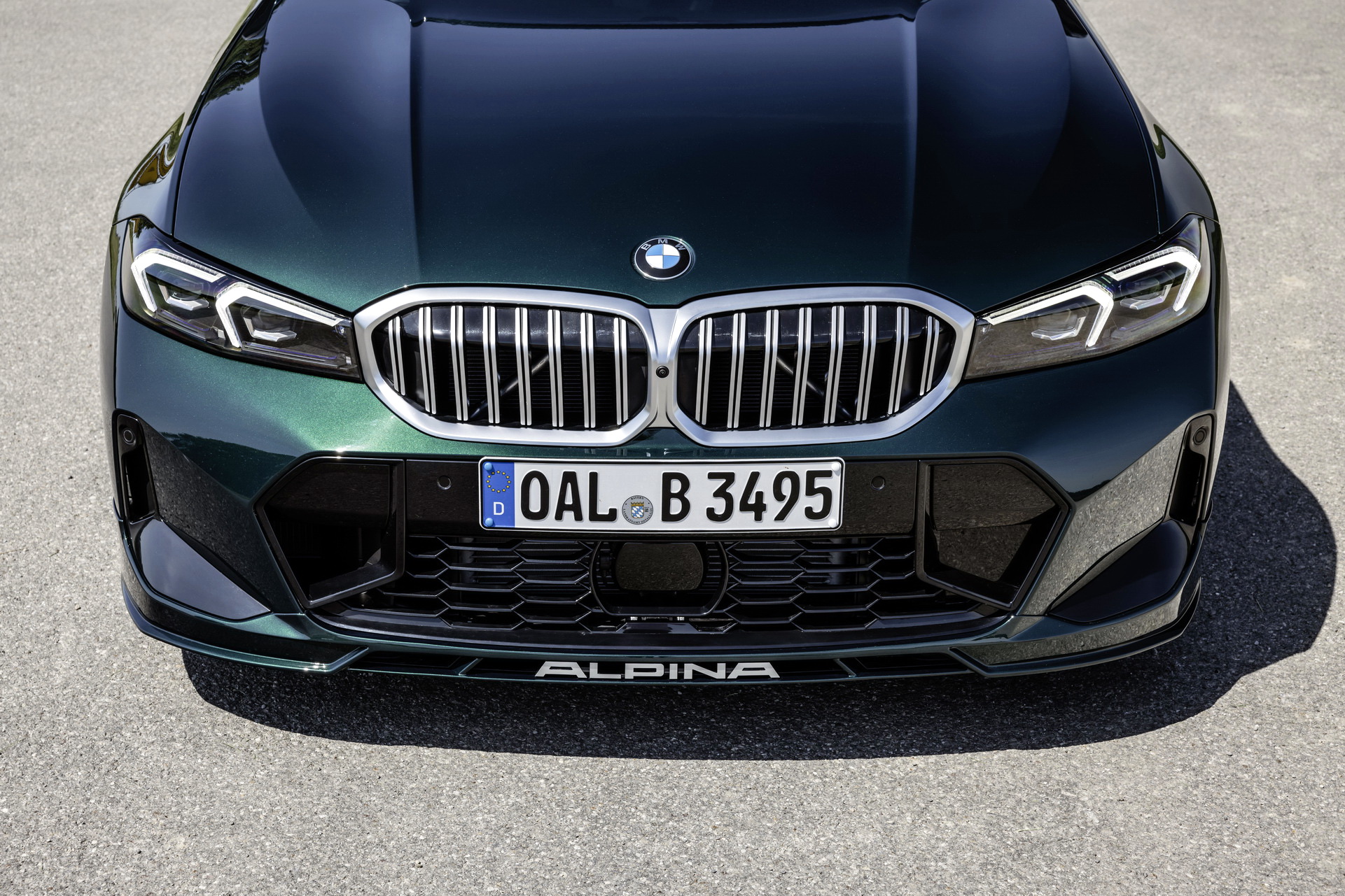 Download 2023 ALPINA B3 Wagon - Front HD Wallpaper 1921x1281 #25