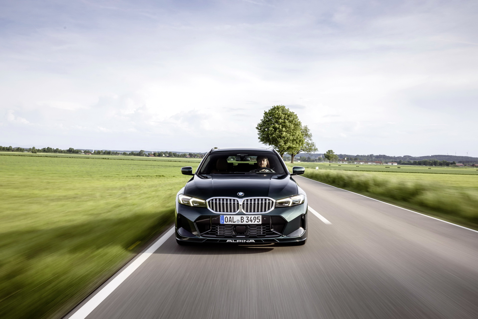 Download 2023 ALPINA B3 Wagon - Front HD Wallpaper 1921x1281 #4