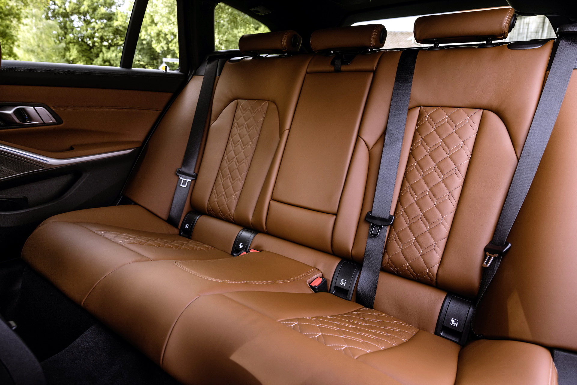 Download 2023 ALPINA B3 Wagon - Interior, Rear Seats HD Wallpaper 1921x1281 #36